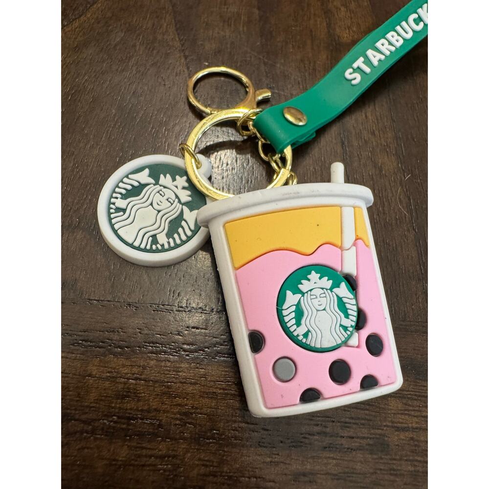 Starbucks bubble tea keychain with pink drink and black tapioca pearls - Picture 2 of 4